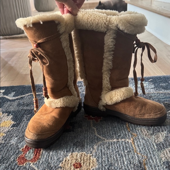 UGG Australia Sundance II Sheepskin Boots | Size 5 tan tall women’s Chestnut - Picture 1 of 6